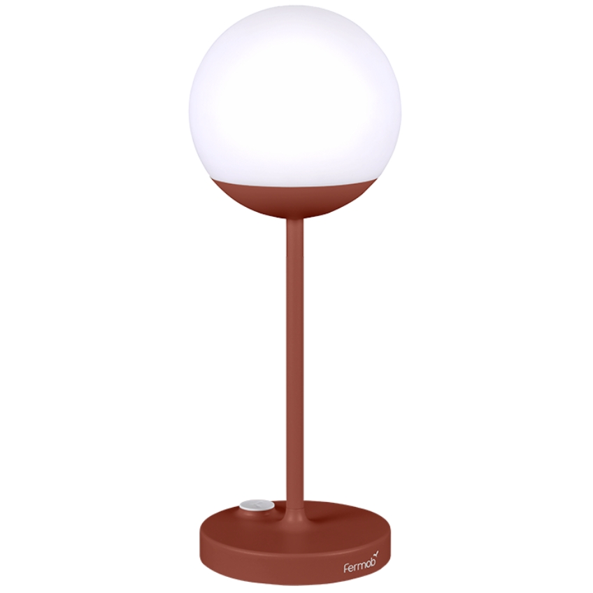 Zemitě červená venkovní LED lampa Fermob MOOON! 41 cm Fermob